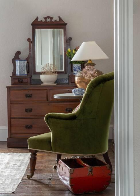 Sarah'S - A Townhouse Apartment In Georgian Holt Holt  Dış mekan fotoğraf